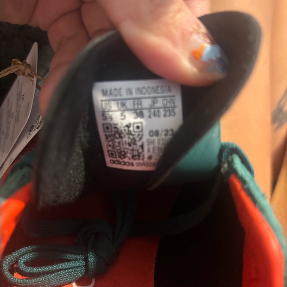 Adidas Gazelle Teal and Orange Sneakers 7 -7.5 women runs more like 7.5 and 8 - Picture 7 of 8
